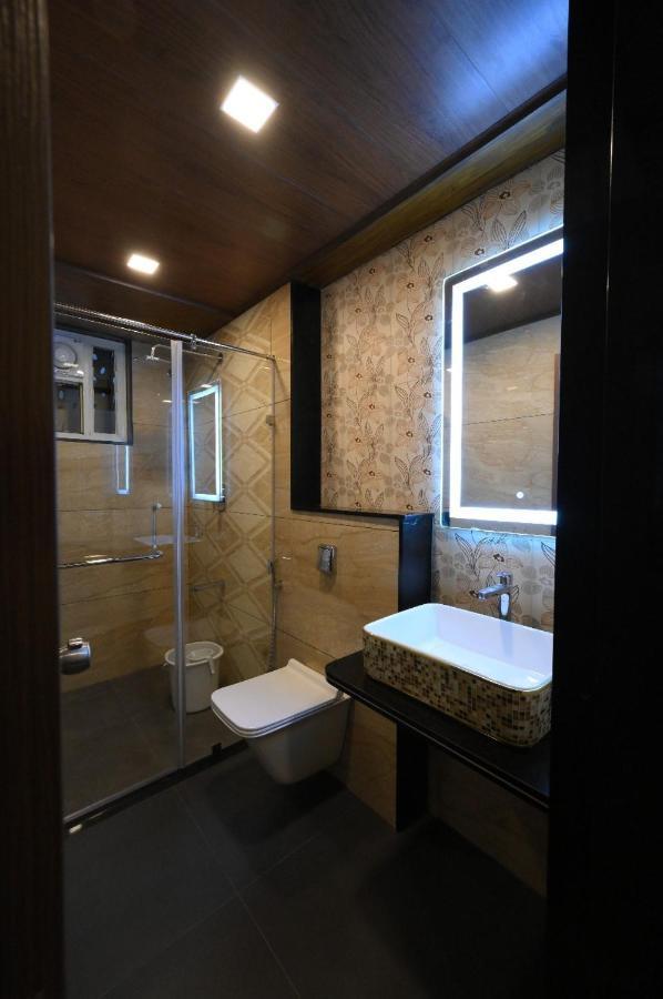 Meenakshi Inn Удупи Екстериор снимка